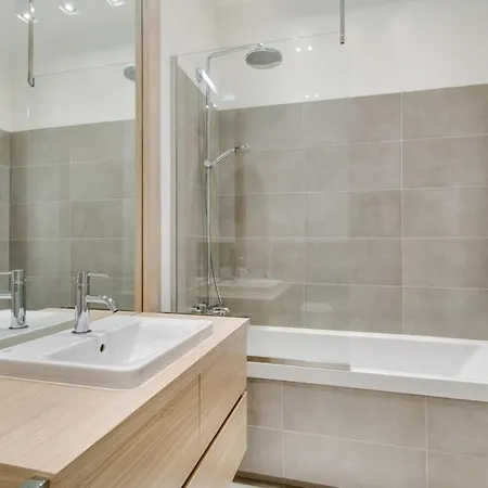 Inpoint 2-rooms With Bath, Balcony, Parking And View - Wawel Castle *