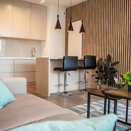 Inpoint 2-rooms With Bath, Balcony, Parking And View - Wawel Castle *