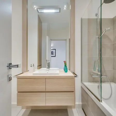 Apartament Inpoint 2-rooms With Bath, Balcony, Parking And View - Wawel Castle Kraków