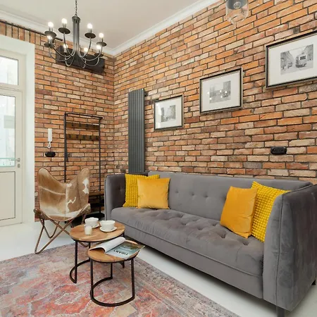 Cosy With Air Conditioning By Renters Apartament *