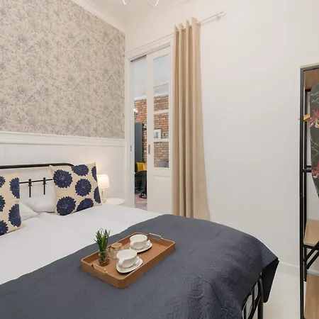 Cosy With Air Conditioning By Renters Apartament