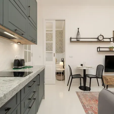 Cosy With Air Conditioning By Renters Apartament *
