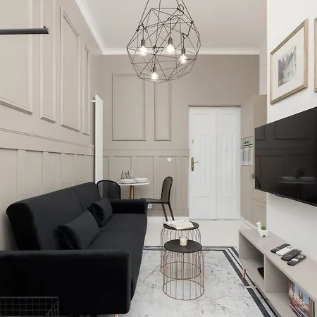 Cosy With Air Conditioning By Renters Apartament *