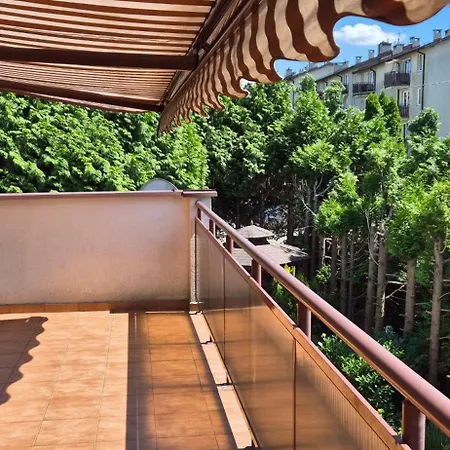 With Terrace And Garage Apartment *