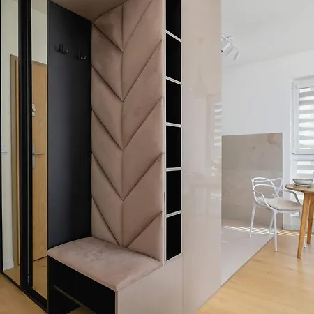 Lema 19 Stylowy W Zielonej Okolicy & Parking By Renters * Krakow
