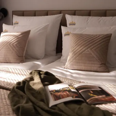 Old Town Charm & Chic By Downtown