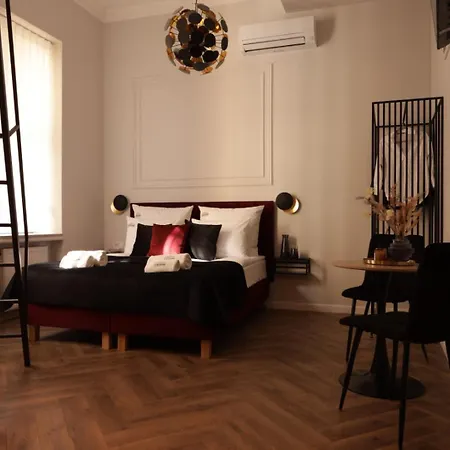 Apartment Old Town Charm & Chic By Downtown *
