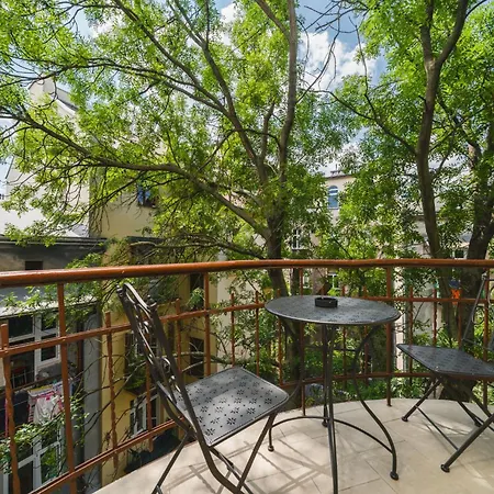 Modern Urban Escape - Old Town - By Upstairs Apartment Krakow