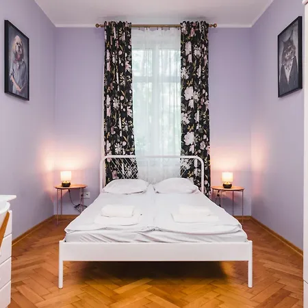 Apartment Modern Urban Escape - Old Town - By Upstairs *