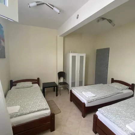 Art Space Hostel *