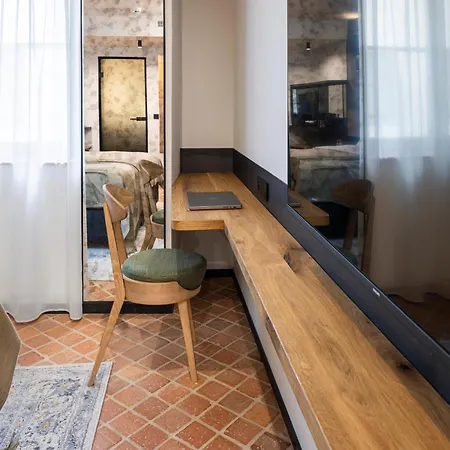 Nomadic Urban Premium * Krakow