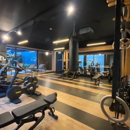 Vistula Avenue Free Parking, Swimming Pool, Sauna & Gym Apartment