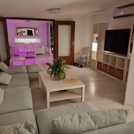 Apartment Imperial 110 M2, 4 Rooms, Old Town, 300m Wawel
