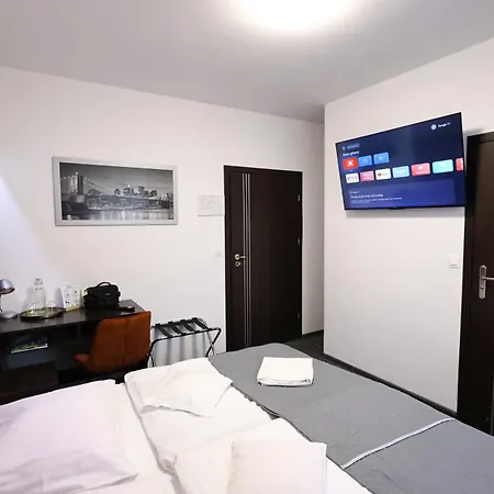 Hotel Junior