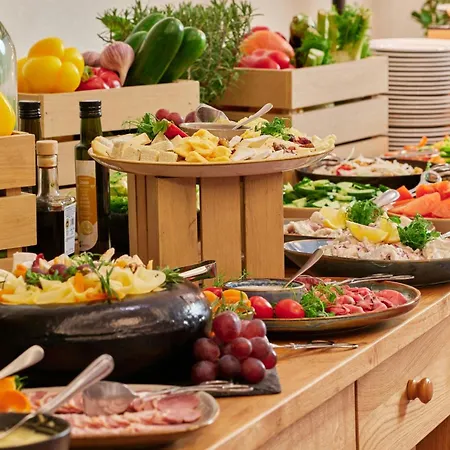 Sheraton Grand Hotel