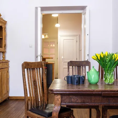 Apartment Tyzenhauz Krowoderska Street Krakow