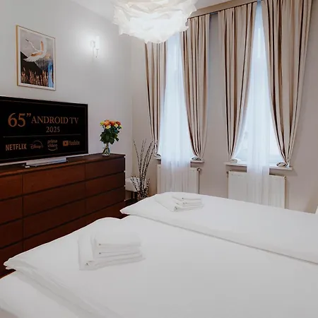 Tarlowska - Free Parking - Near Castle, Main Square & River - 3 Bedroom, Loggia, 2xtv 4k Apartment Krakow