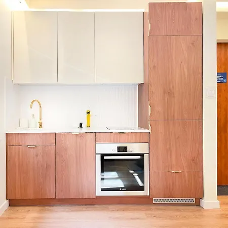 Secret Garden - Wonderful Centre - Ground Floor - Quiet Location Apartment