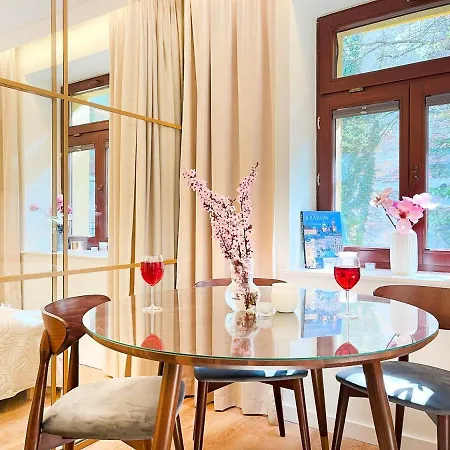 Apartment Secret Garden - Wonderful Centre - Ground Floor - Quiet Location *