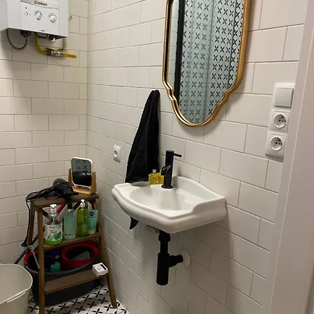 Your Cozy Hideaway Krakow Apartment