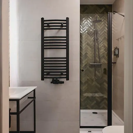 Old Town Charm & Chic By Downtown Apartment