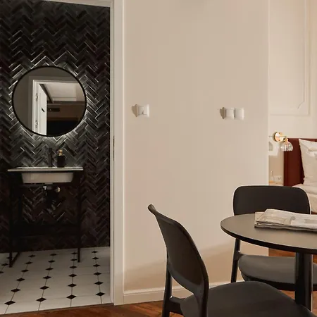 Old Town Charm & Chic By Downtown Apartment *