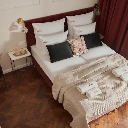 Old Town Charm & Chic By Downtown