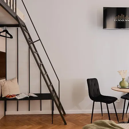 Old Town Charm & Chic By Downtown Apartment