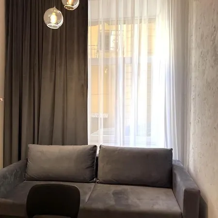 Old Town Charm & Chic By Downtown Apartment