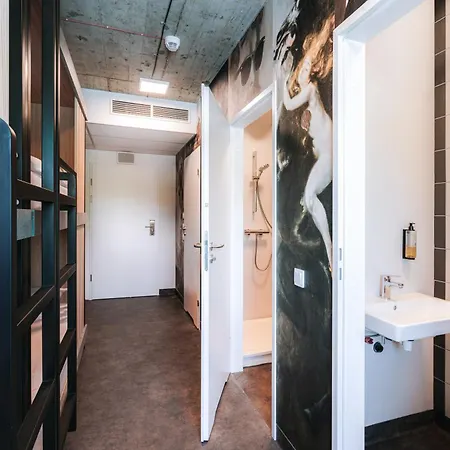 Easy One Premium Art Hotel apartamentowy *