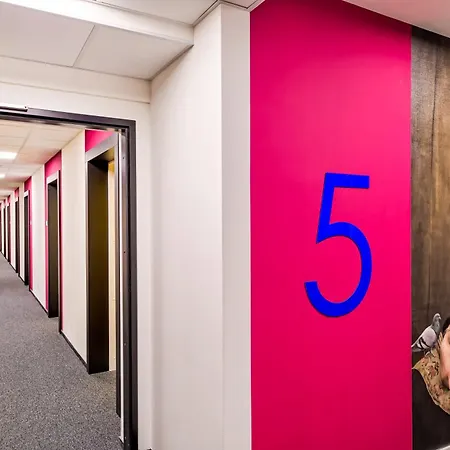 Easy One Premium Art Hotel apartamentowy *