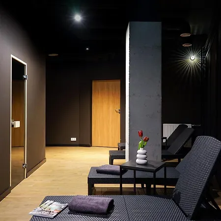 Easy One Premium Art Hotel apartamentowy *