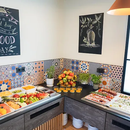 Easy One Premium Art Hotel apartamentowy