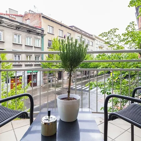 Golden Hour, 2 Bedroom, With Underground Parking * Kraków