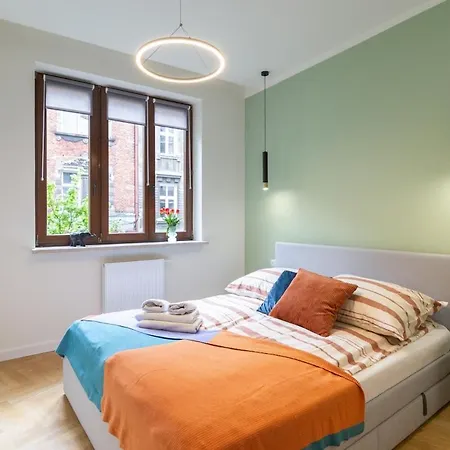 Apartament Golden Hour, 2 Bedroom, With Underground Parking *