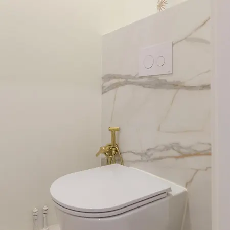 Golden Hour, 2 Bedroom, With Underground Parking Kraków