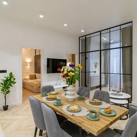 White Magnolia 4 Bedroom Premium And Parking Apartment *