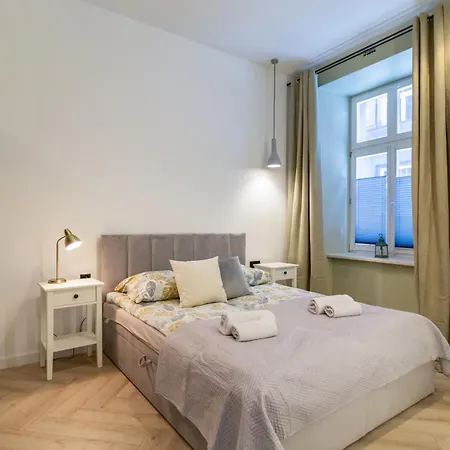 White Magnolia 4 Bedroom Premium And Parking Apartment *
