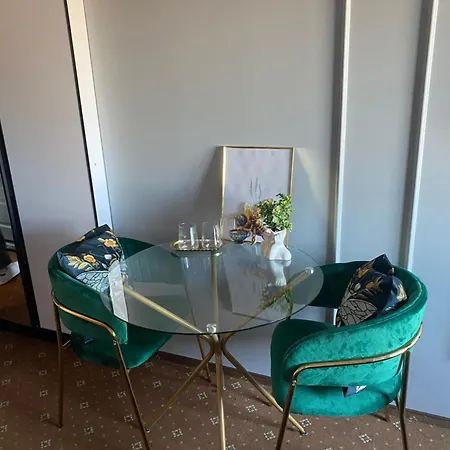 Queen Bee Old Town Apartamento *