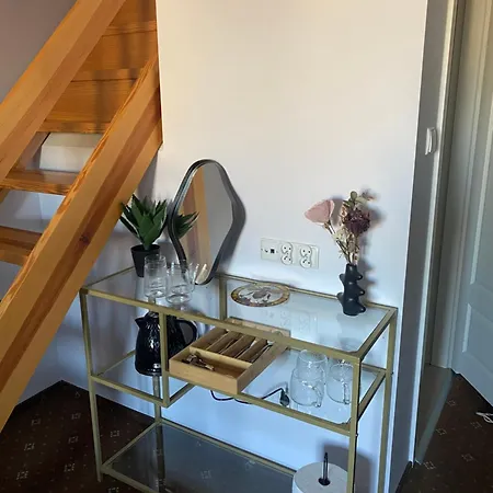 Queen Bee Old Town Apartamento