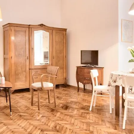 Zacisze Street Apartament