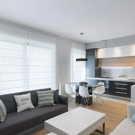 Neartopl Rakowicka Family Apartment