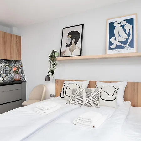 Modern Comfort - Langiewicza - By Upstairs * Kraków