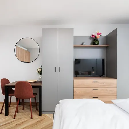 Modern Comfort - Langiewicza - By Upstairs Apartament