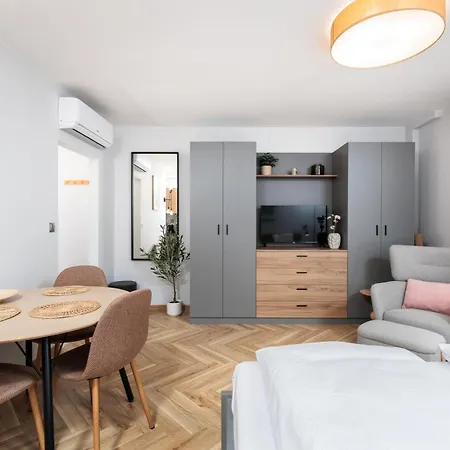 Modern Comfort - Langiewicza - By Upstairs Apartament *