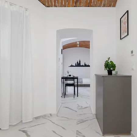 Cozy In The Old Town Of By Renters Apartment