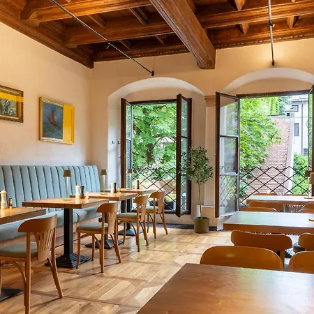500 Year House - Artistic Historic In Old Town By Staymoovers *