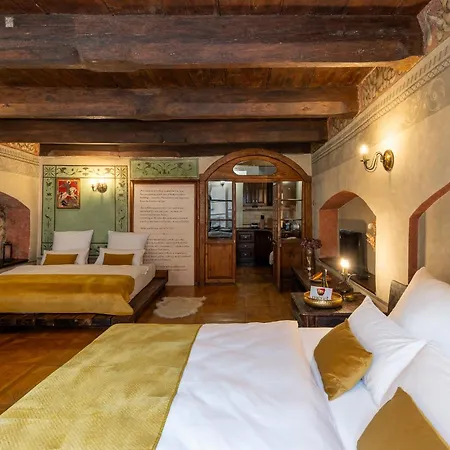 500 Year House - Artistic Historic In Old Town By Staymoovers *