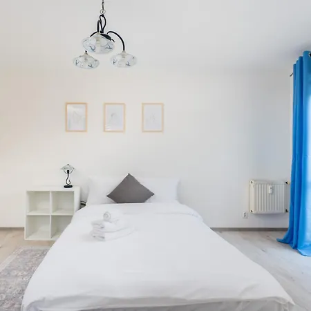 Osiedle Oswiecenia Comfort Apartment By Bookinghost Apartment