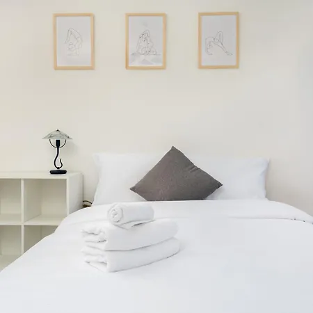 Osiedle Oswiecenia Comfort Apartment By Bookinghost Apartment